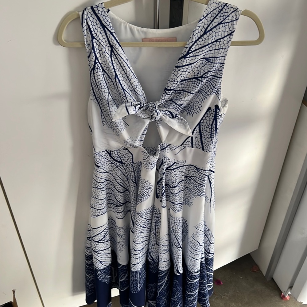 Hutch nautical coral print navy and white midi dress with tie front. Size 6.